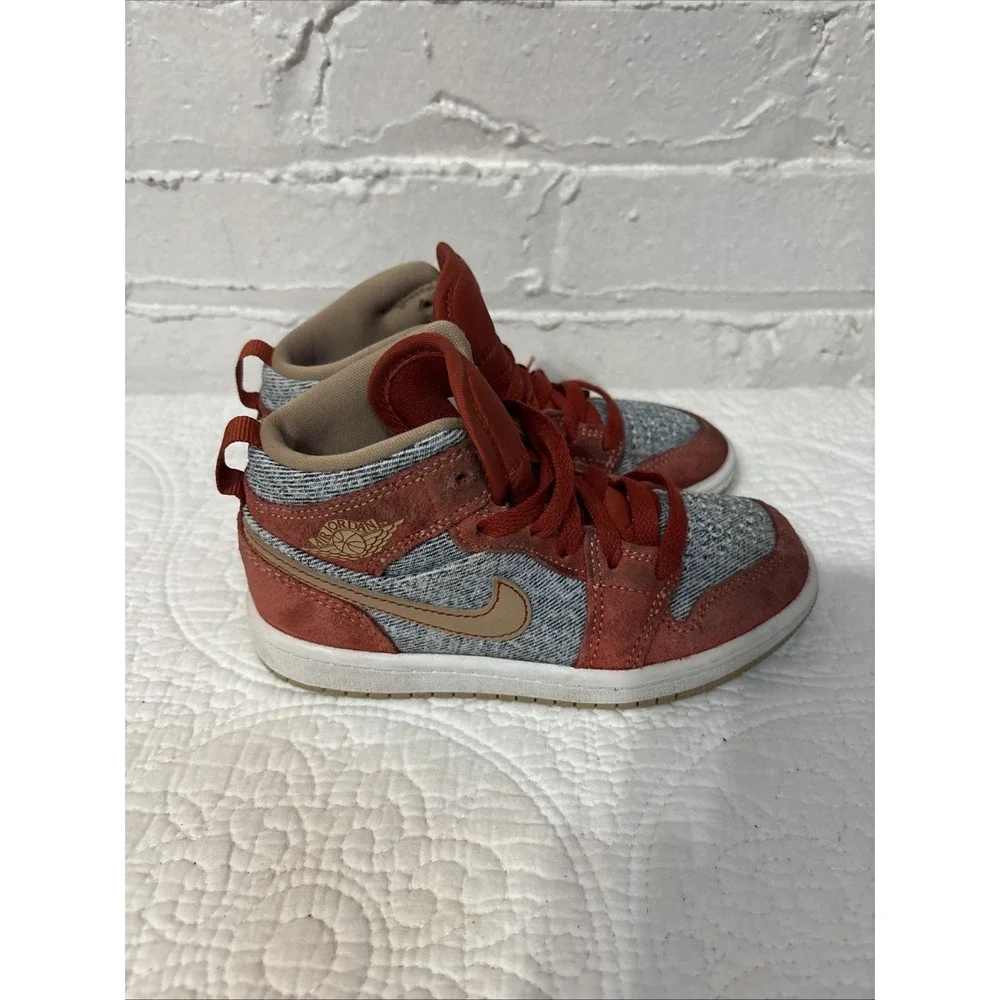 Nike Air Jordan One Mid SE Denim Red . Boys‎ Size 11 C.